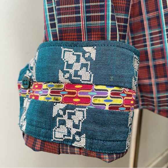 Robert Graham Plaid Button Up Flip Cuff Shirt - Picture 5 of 16